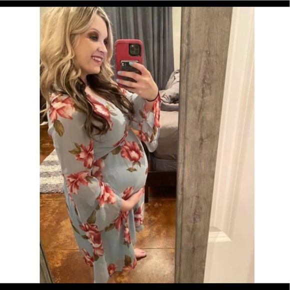 Size medium maternity dress! Wore one time for baby shower! - Picture 3 of 3